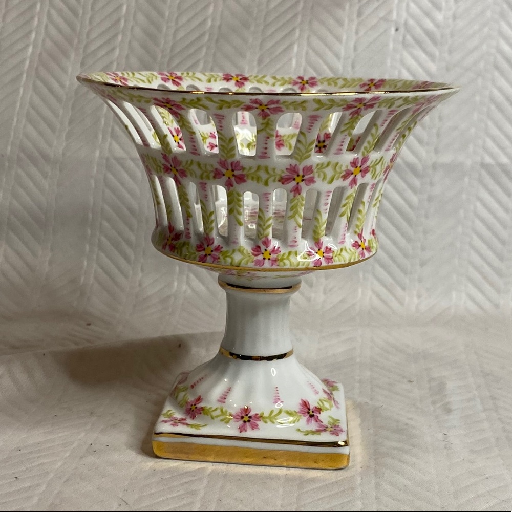 Royal danube #1886 porcelain lattice pedestal bowl